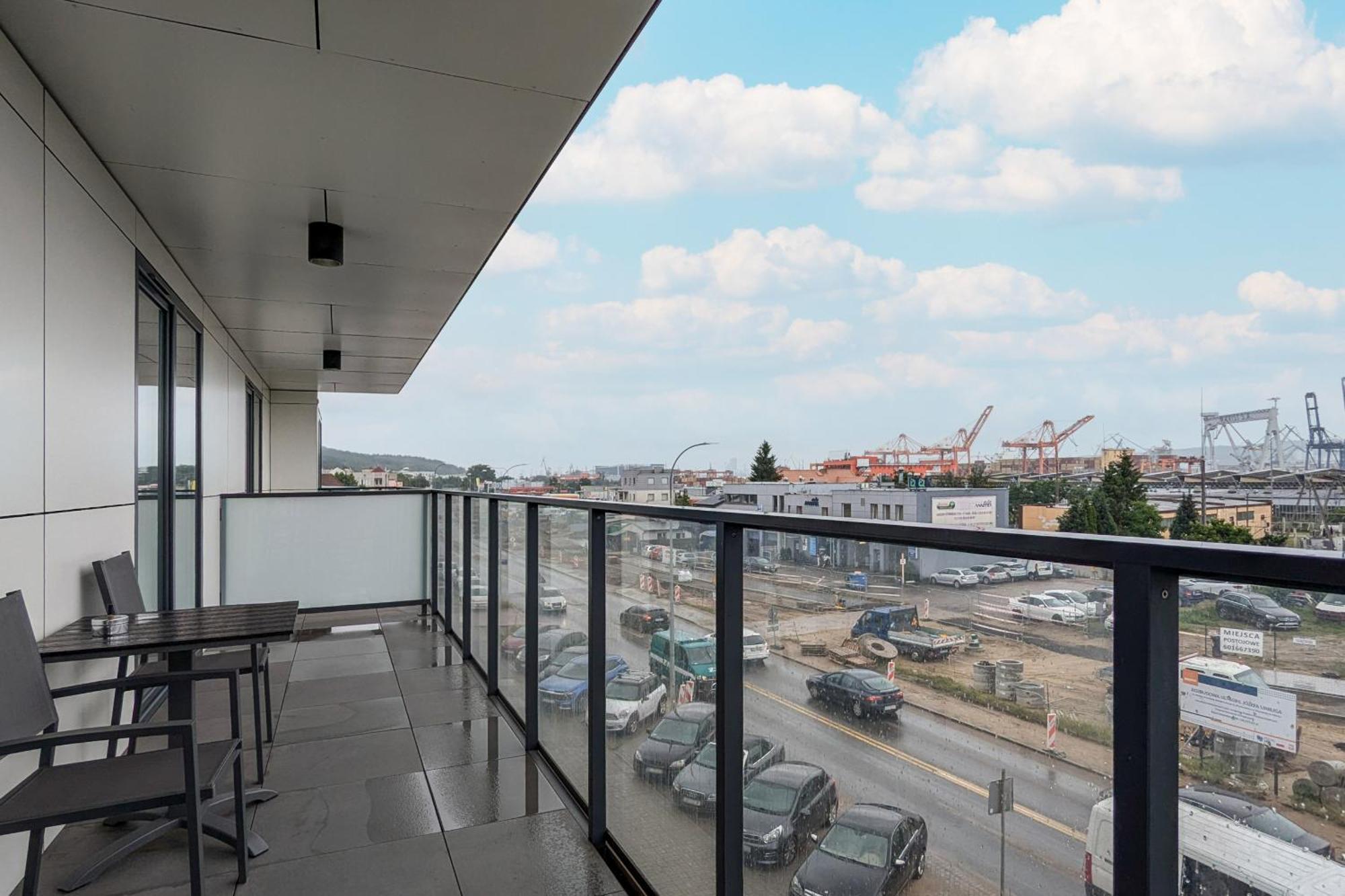 Apartport Wyjatkowe Apartamenty Z Widokiem Na Port W Gdyni By Noclegi Renters Gdynia Exterior foto